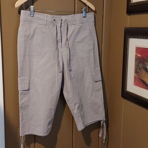 New Counterparts cargo clam diggers pedal pushers NWOT. size 8 petite